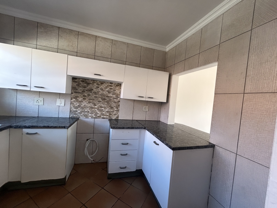 2 Bedroom Property for Sale in Vorna Valley Gauteng