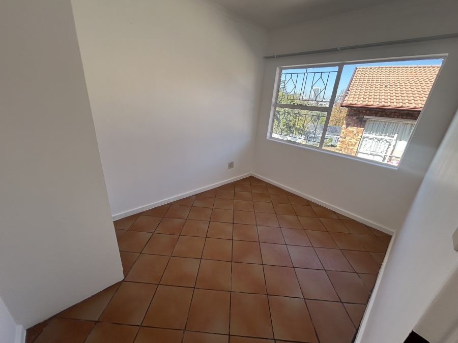 2 Bedroom Property for Sale in Vorna Valley Gauteng