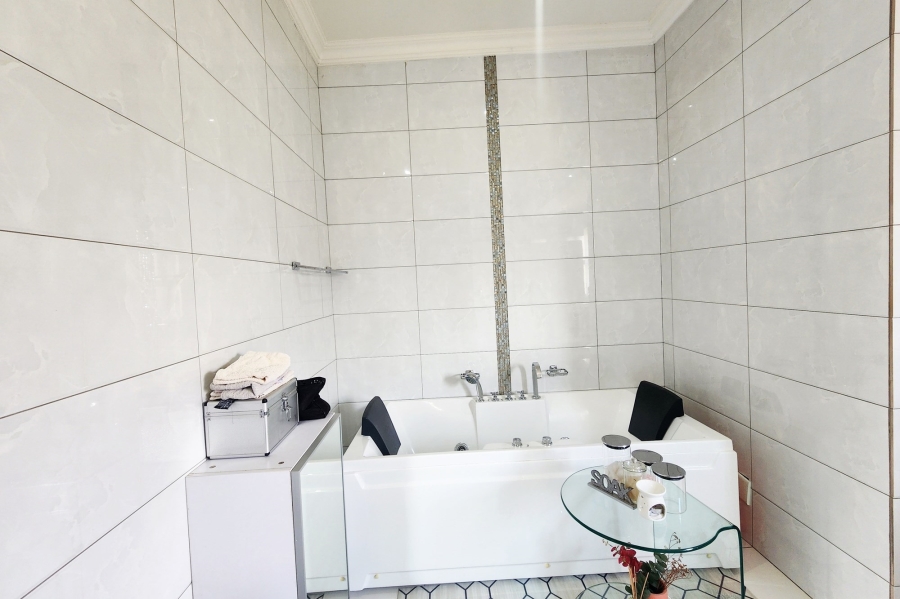 6 Bedroom Property for Sale in Brooklands Lifestyle Estate Gauteng