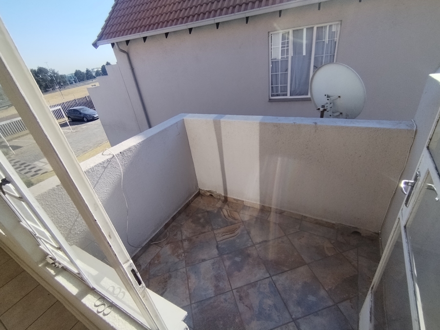 2 Bedroom Property for Sale in Edendale Gauteng