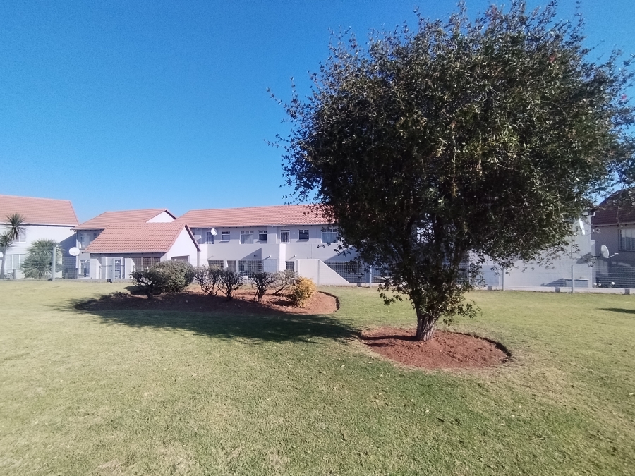 2 Bedroom Property for Sale in Edendale Gauteng