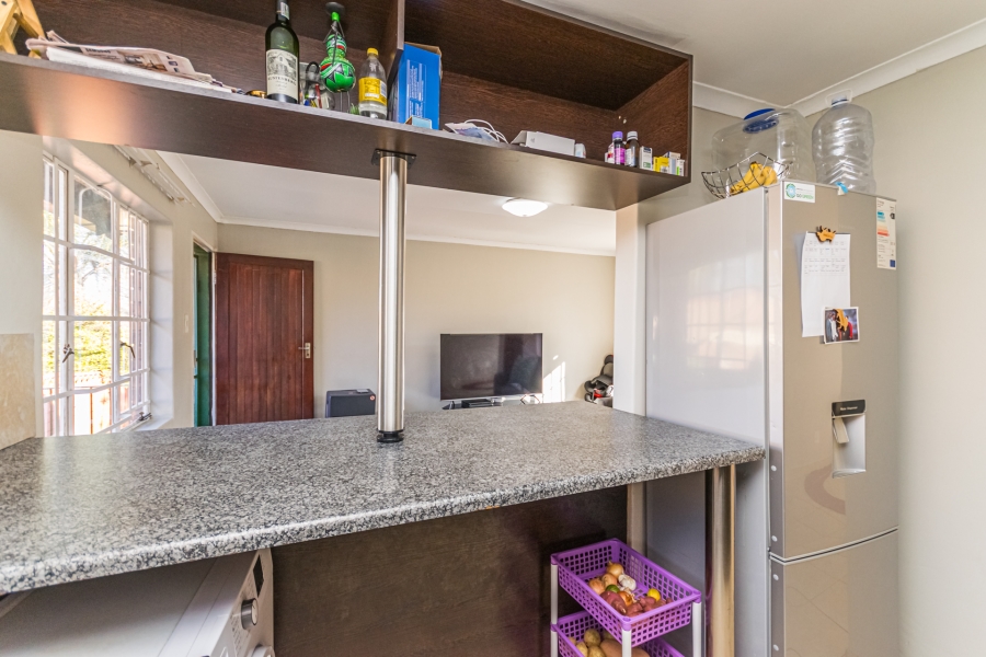 2 Bedroom Property for Sale in Die Hoewes Gauteng
