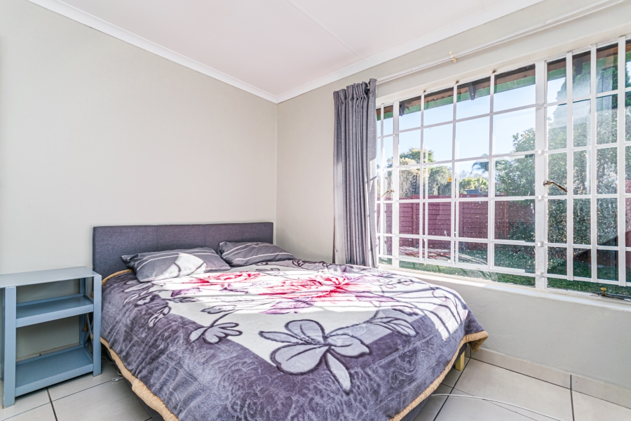 2 Bedroom Property for Sale in Die Hoewes Gauteng