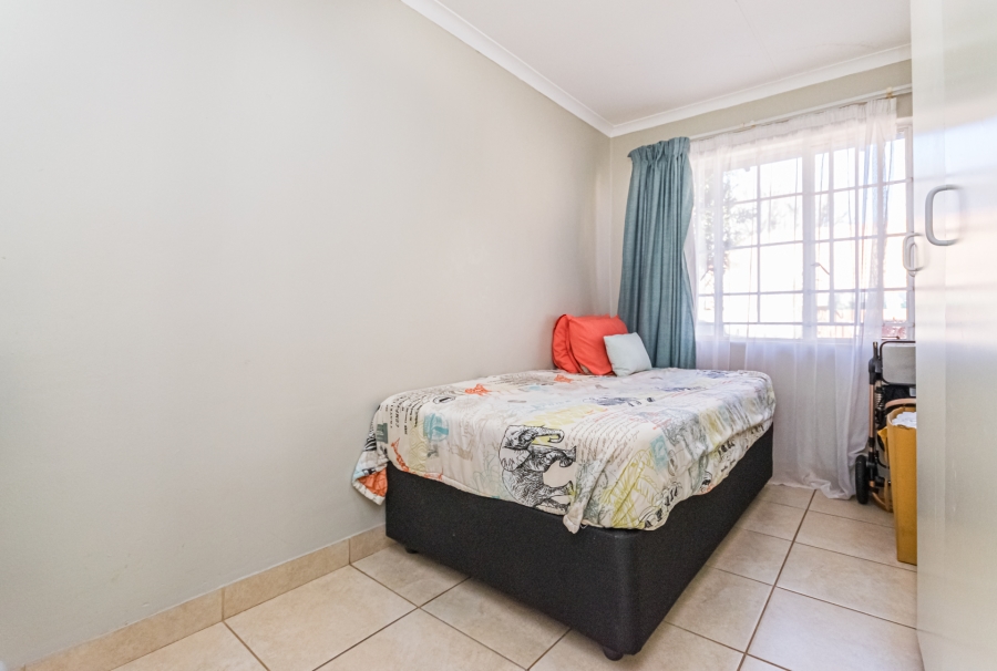 2 Bedroom Property for Sale in Die Hoewes Gauteng
