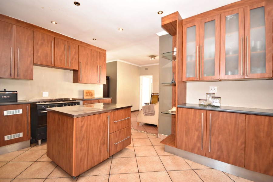 4 Bedroom Property for Sale in Olivedale Gauteng