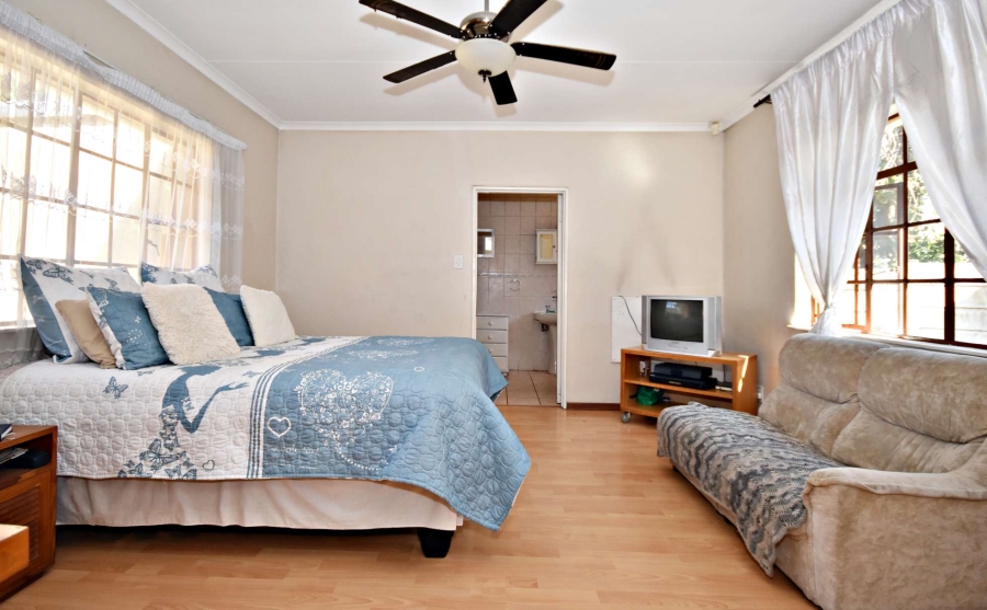 4 Bedroom Property for Sale in Olivedale Gauteng