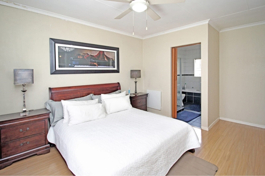 To Let 3 Bedroom Property for Rent in Thatchfield Cresent Gauteng