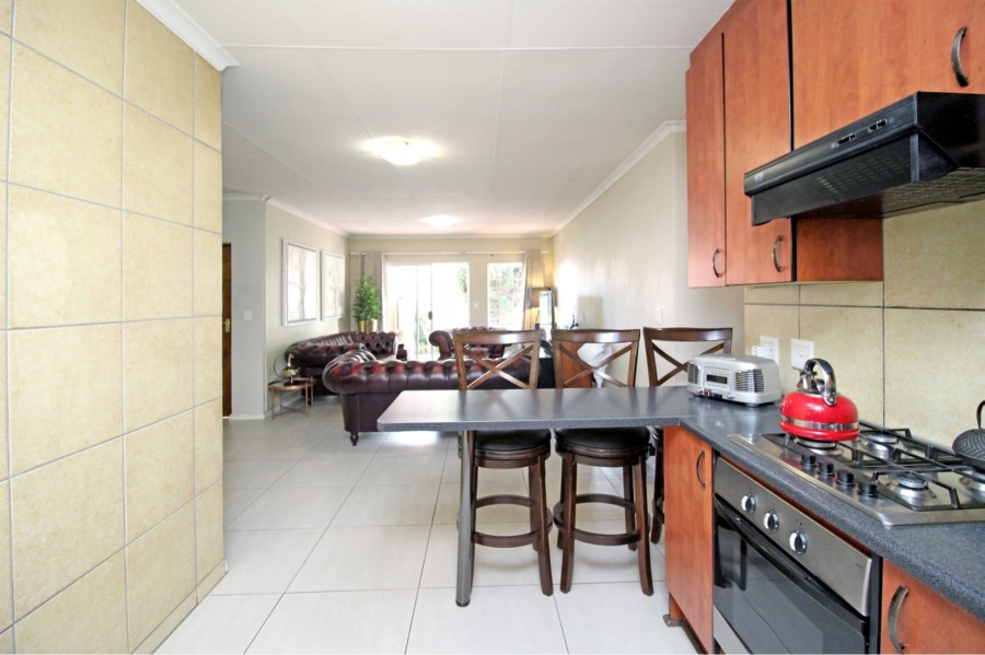 To Let 3 Bedroom Property for Rent in Thatchfield Cresent Gauteng
