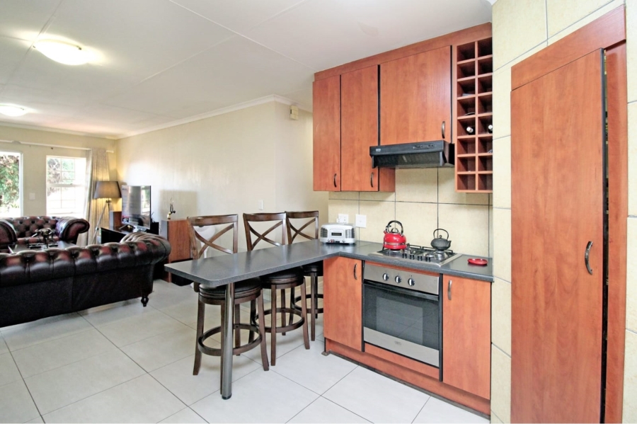 To Let 3 Bedroom Property for Rent in Thatchfield Cresent Gauteng