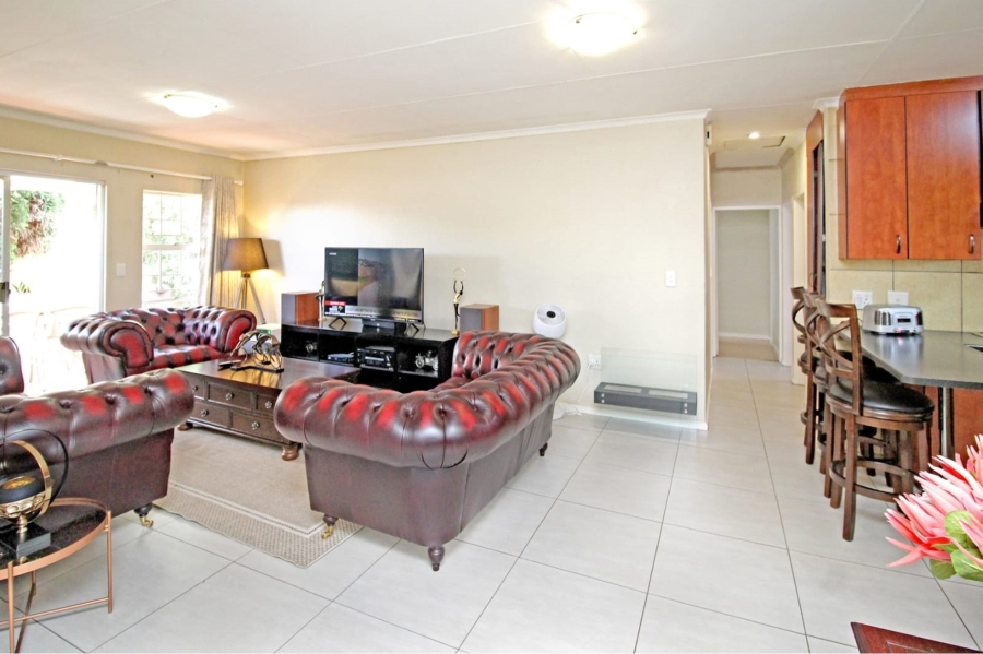 To Let 3 Bedroom Property for Rent in Thatchfield Cresent Gauteng