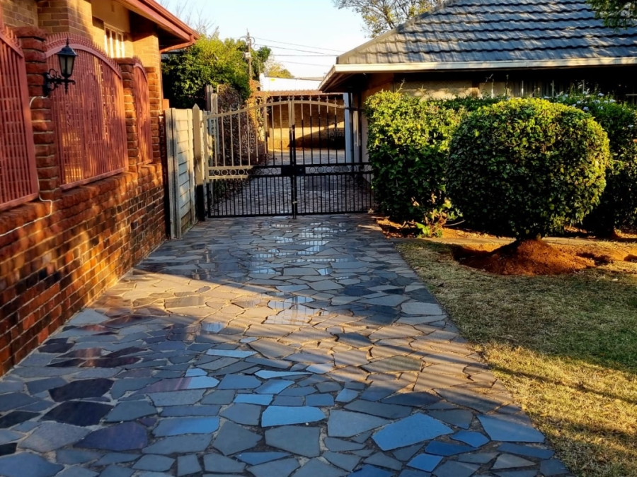 3 Bedroom Property for Sale in Sunnyridge Gauteng