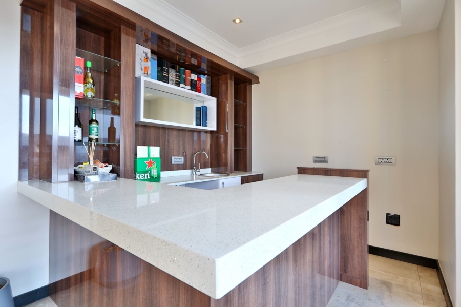 5 Bedroom Property for Sale in Waterfall Country Estate Gauteng