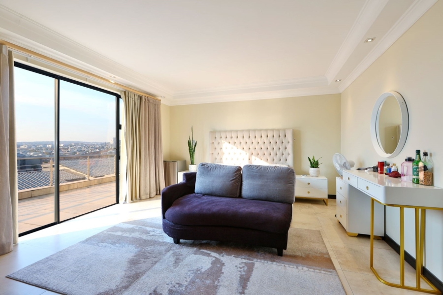 5 Bedroom Property for Sale in Waterfall Country Estate Gauteng