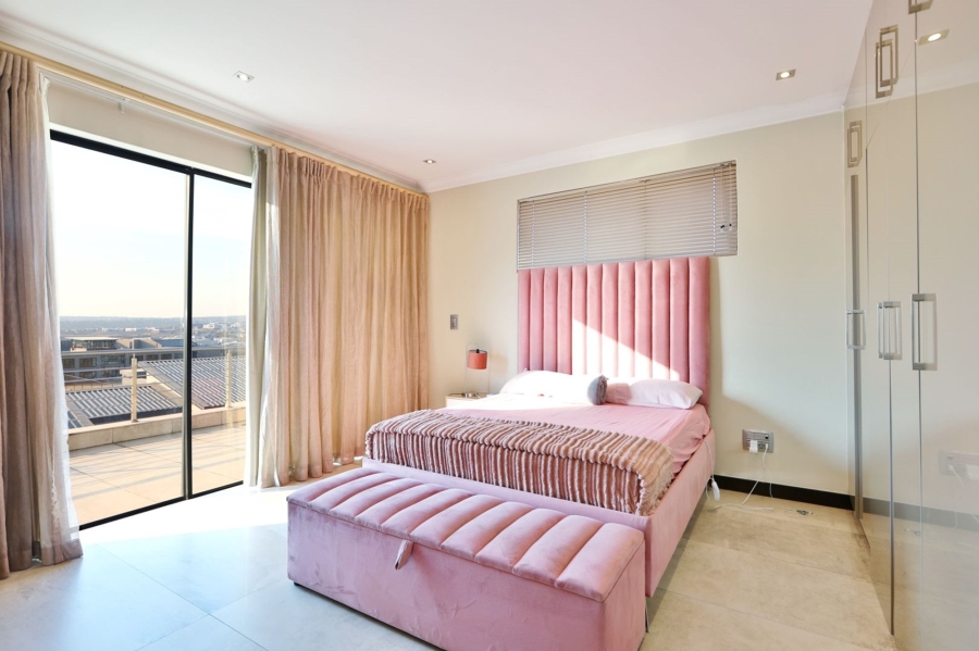5 Bedroom Property for Sale in Waterfall Country Estate Gauteng