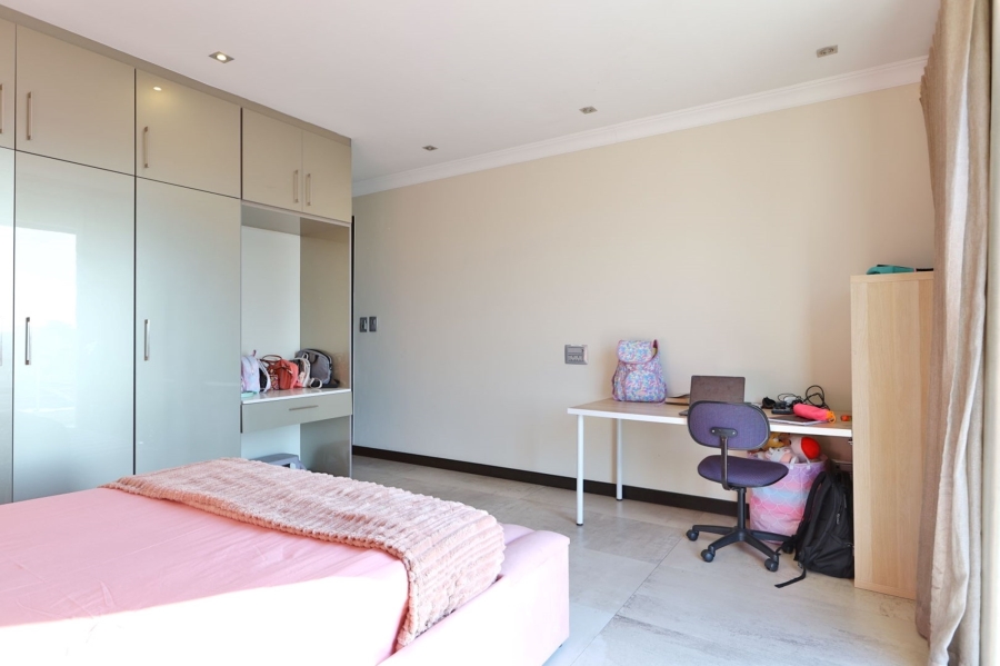 5 Bedroom Property for Sale in Waterfall Country Estate Gauteng