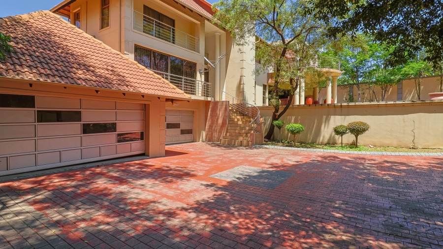 5 Bedroom Property for Sale in Bryanston Gauteng