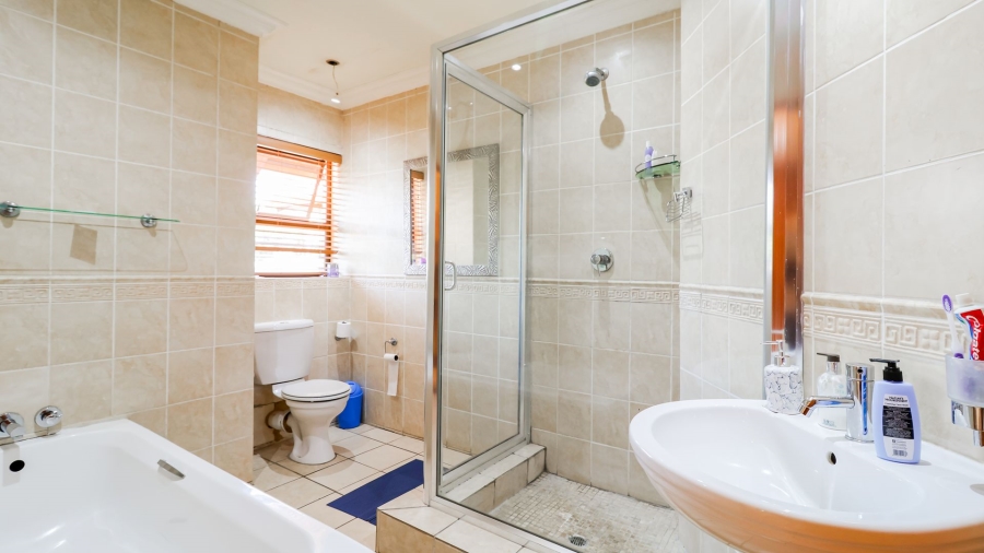 5 Bedroom Property for Sale in Bryanston Gauteng