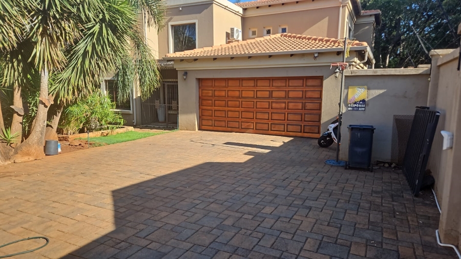 4 Bedroom Property for Sale in Wierda Park Gauteng