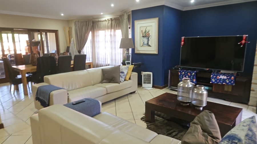 4 Bedroom Property for Sale in Wierda Park Gauteng