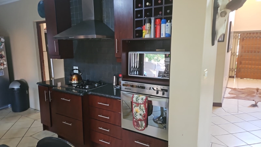 4 Bedroom Property for Sale in Wierda Park Gauteng