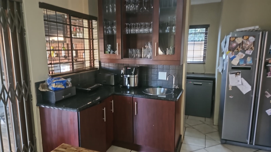 4 Bedroom Property for Sale in Wierda Park Gauteng