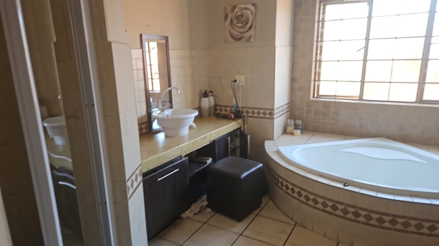 4 Bedroom Property for Sale in Wierda Park Gauteng