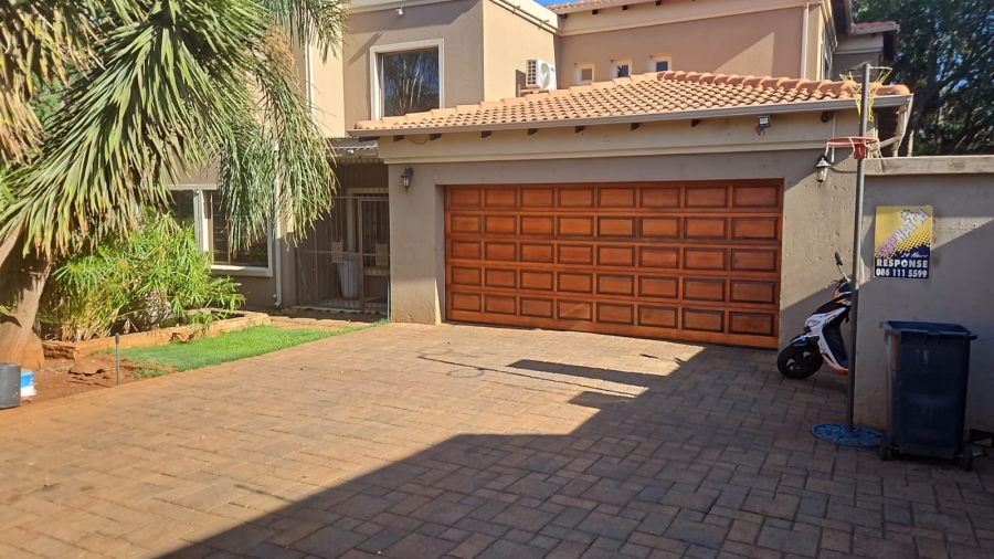 4 Bedroom Property for Sale in Wierda Park Gauteng