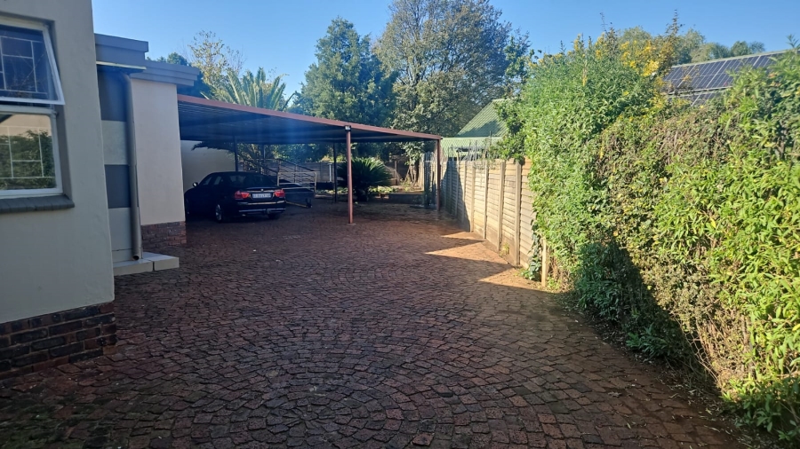 4 Bedroom Property for Sale in Wierda Park Gauteng