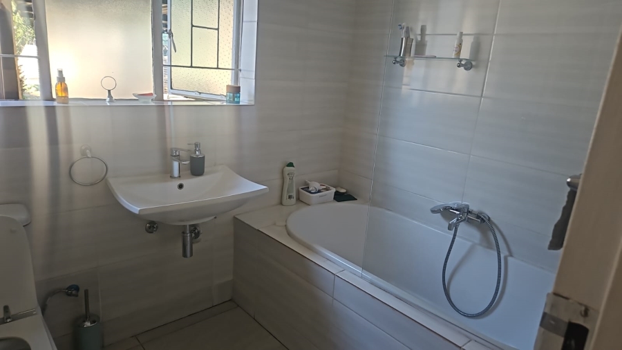 4 Bedroom Property for Sale in Wierda Park Gauteng