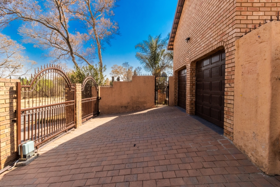 4 Bedroom Property for Sale in Country View Gauteng