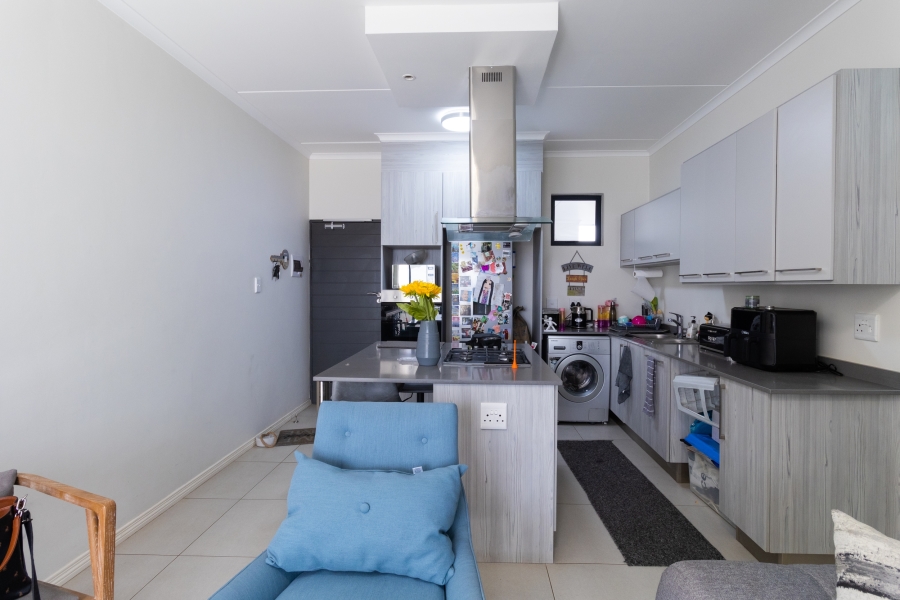 2 Bedroom Property for Sale in Erand Gardens Gauteng