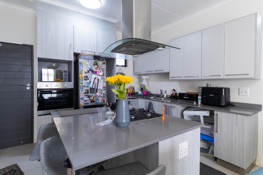 2 Bedroom Property for Sale in Erand Gardens Gauteng