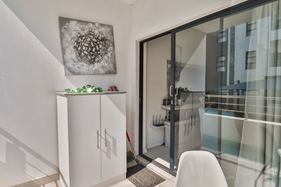 2 Bedroom Property for Sale in Erand Gardens Gauteng