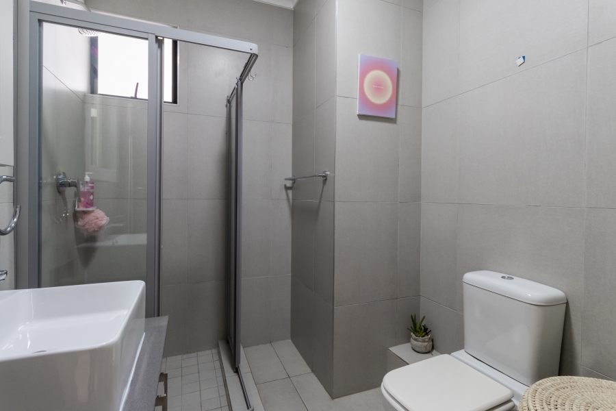 2 Bedroom Property for Sale in Erand Gardens Gauteng