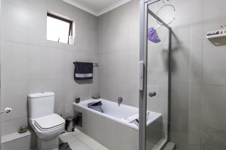 2 Bedroom Property for Sale in Erand Gardens Gauteng