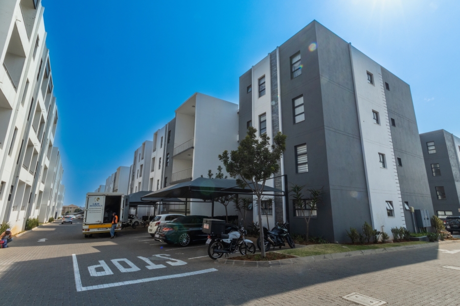 2 Bedroom Property for Sale in Erand Gardens Gauteng