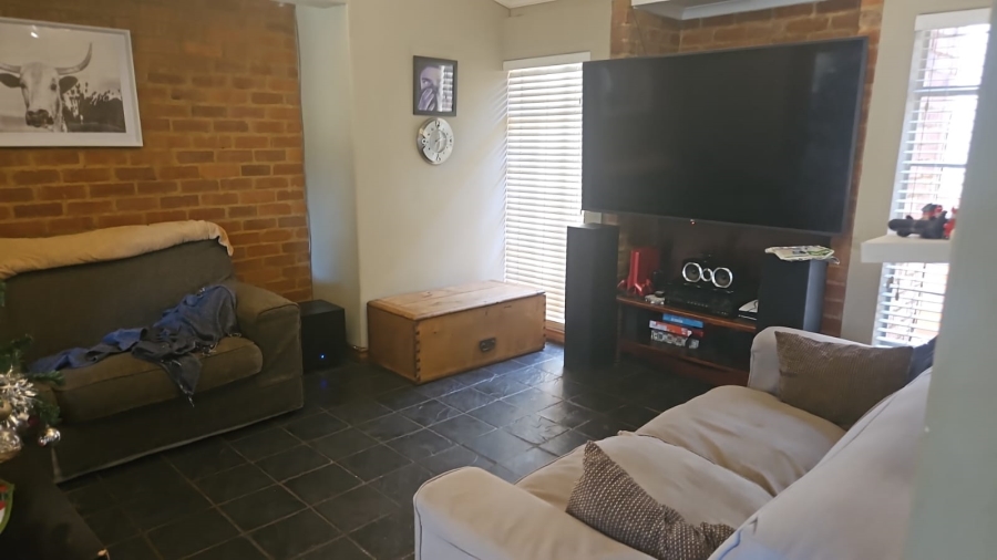 4 Bedroom Property for Sale in Eldoraigne Gauteng