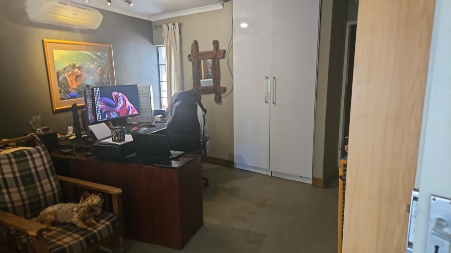 4 Bedroom Property for Sale in Eldoraigne Gauteng