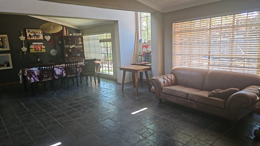 4 Bedroom Property for Sale in Eldoraigne Gauteng
