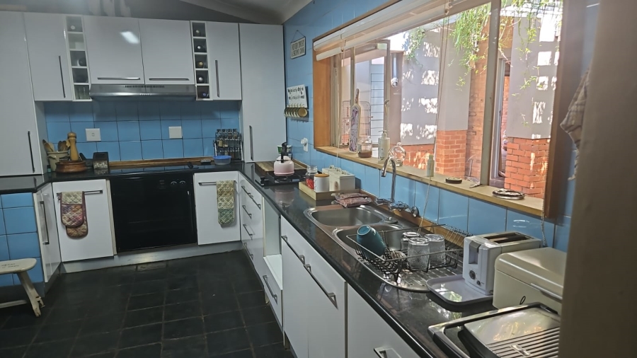 4 Bedroom Property for Sale in Eldoraigne Gauteng