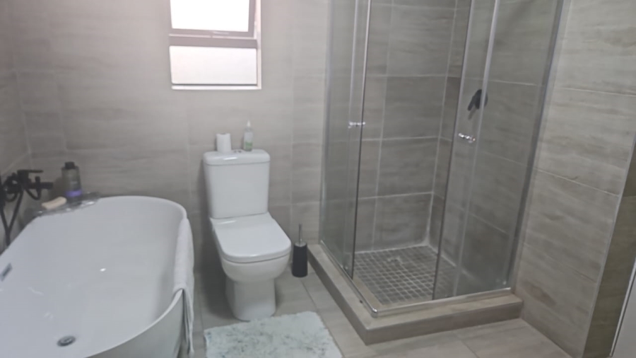 4 Bedroom Property for Sale in Blue Valley Golf Estate Gauteng