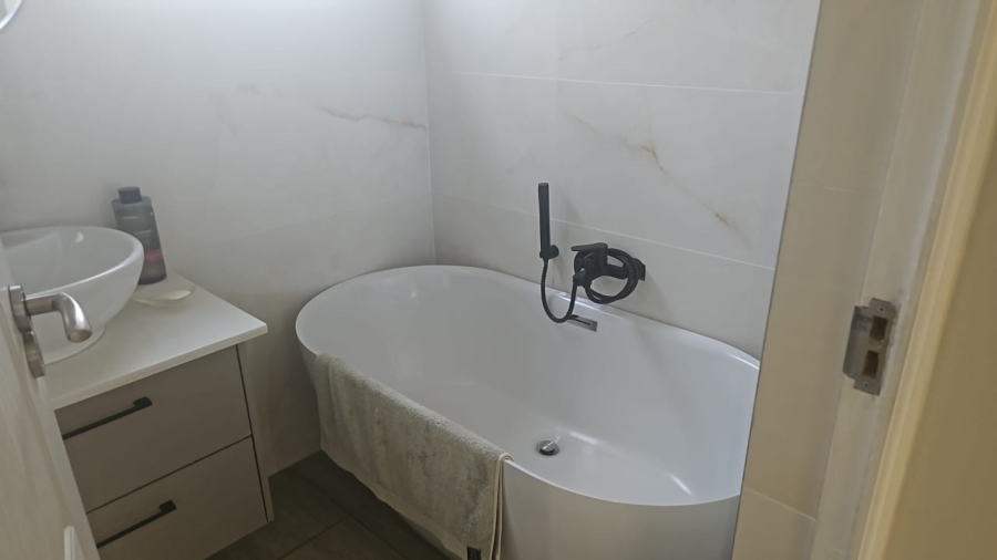 4 Bedroom Property for Sale in Blue Valley Golf Estate Gauteng