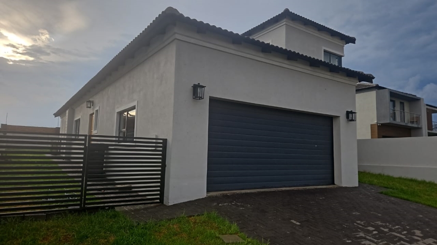 4 Bedroom Property for Sale in Blue Valley Golf Estate Gauteng