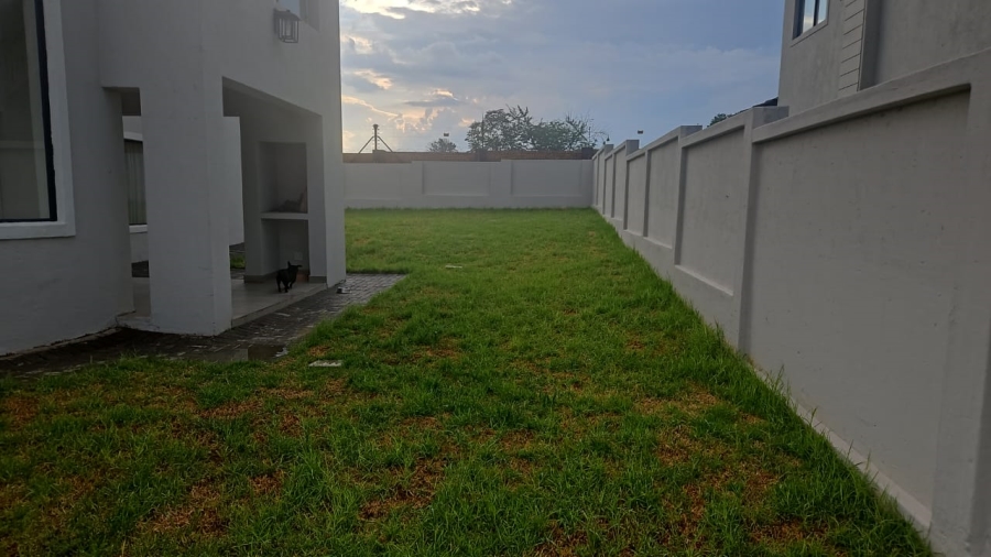 4 Bedroom Property for Sale in Blue Valley Golf Estate Gauteng
