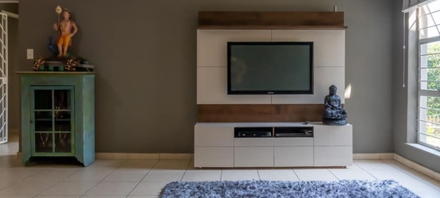 3 Bedroom Property for Sale in Edenburg Gauteng