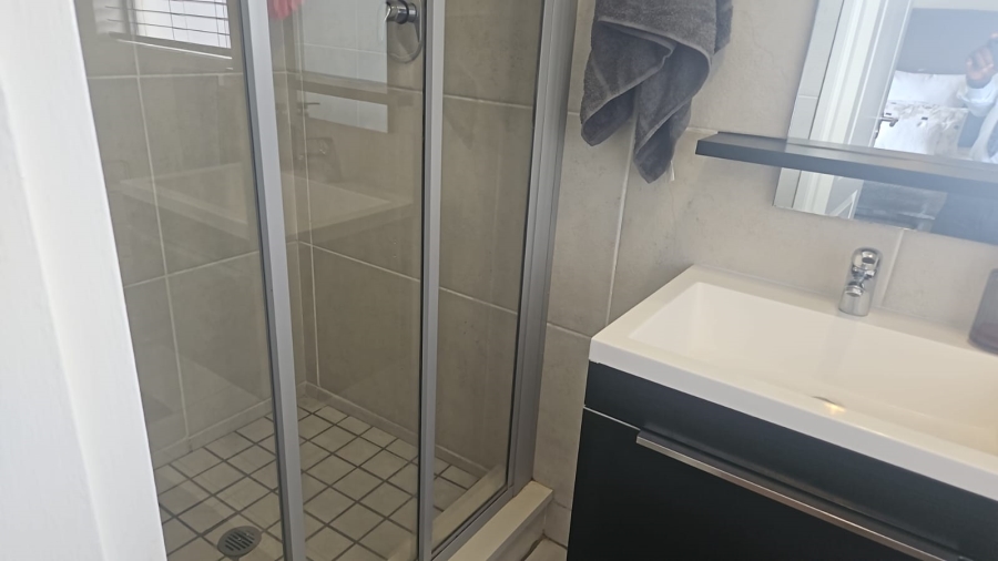 2 Bedroom Property for Sale in Greenstone Hill Gauteng