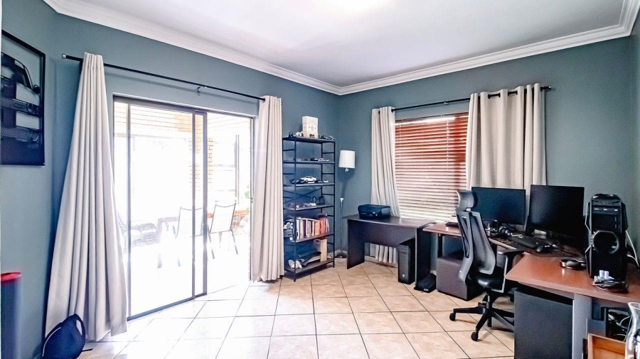 3 Bedroom Property for Sale in The Wilds Gauteng