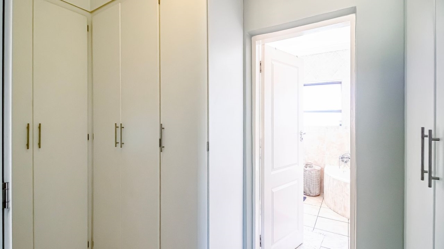 3 Bedroom Property for Sale in The Wilds Gauteng