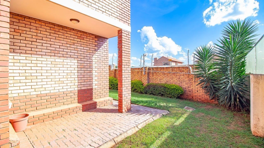3 Bedroom Property for Sale in The Wilds Gauteng