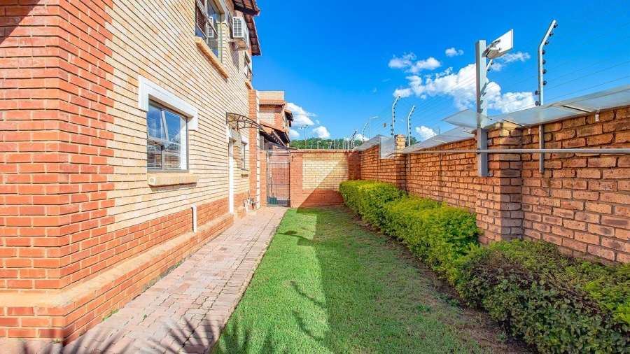 3 Bedroom Property for Sale in The Wilds Gauteng